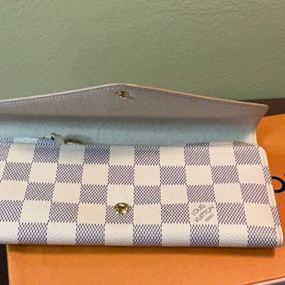 Louis Vuitton Damier Azur Canvas Josephine Wallet - Picture 5 of 7